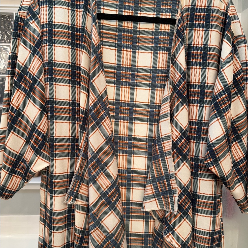 LuLaRoe Medium Shirley